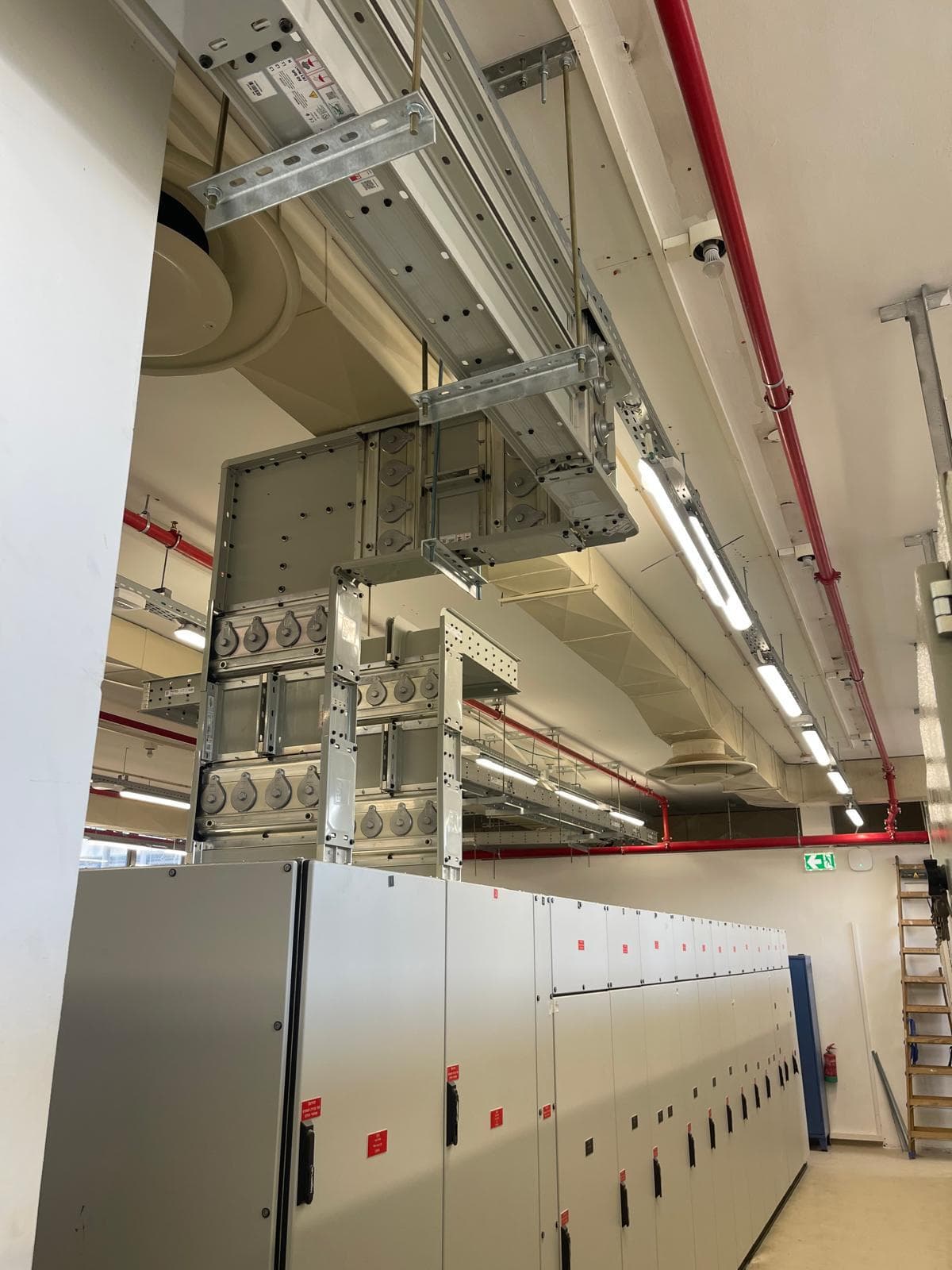 פרויקטי חשמל לתעשייה ולחברות